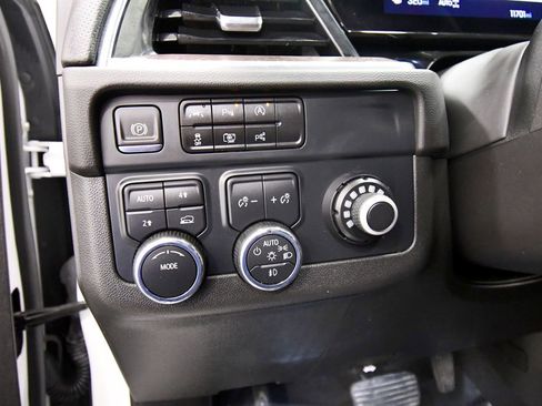 Used 2025 Chevrolet Tahoe High Country AWD/4WD image 19