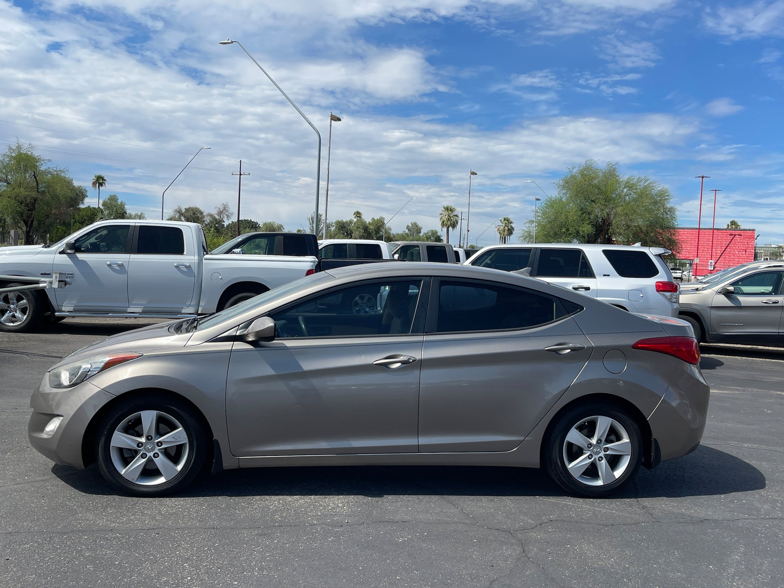 Used 2013 Hyundai Elantra GLS w/ Preferred Pkg FWD image 2