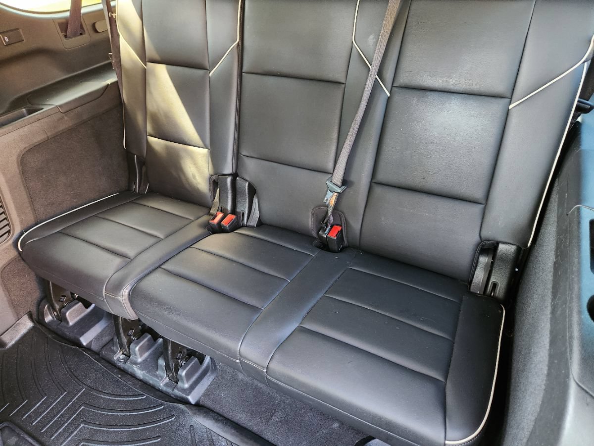 Used 2022 Cadillac Escalade ESV Premium Luxury w/ Performance Package AWD/4WD image 46