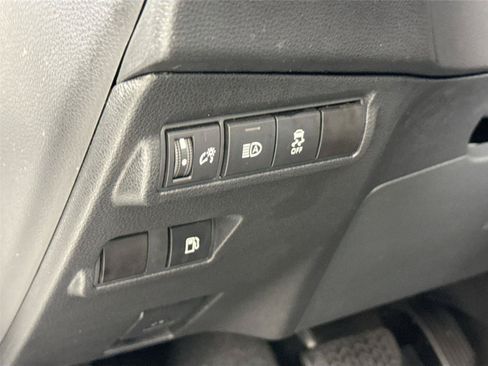 Used 2023 Toyota Corolla Cross AWD Hybrid image 15