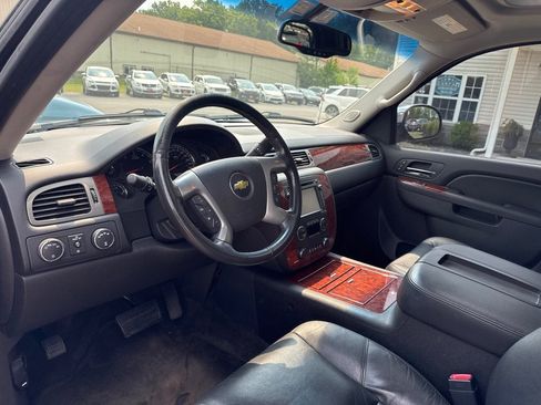 Used 2013 Chevrolet Avalanche LTZ AWD/4WD image 15