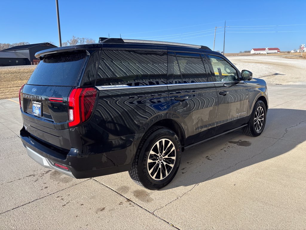 Certified 2025 Ford Expedition Platinum AWD/4WD image 4