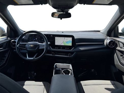 Used 2025 Chevrolet Equinox LT FWD image 13
