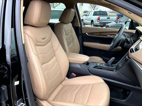 Used 2022 Cadillac XT5 Sportv w/ Platinum Package image 8