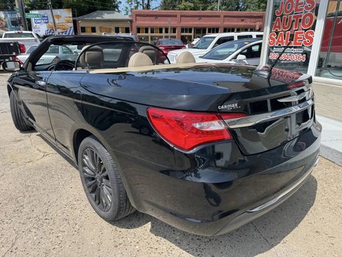 Used 2013 Chrysler 200 Limited FWD image 5