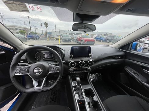 Used 2025 Nissan Sentra SV image 33