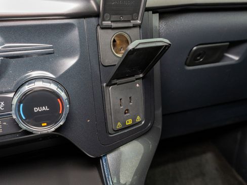 Used 2022 Ford F150 Lariat w/ Equipment Group 502A High image 28