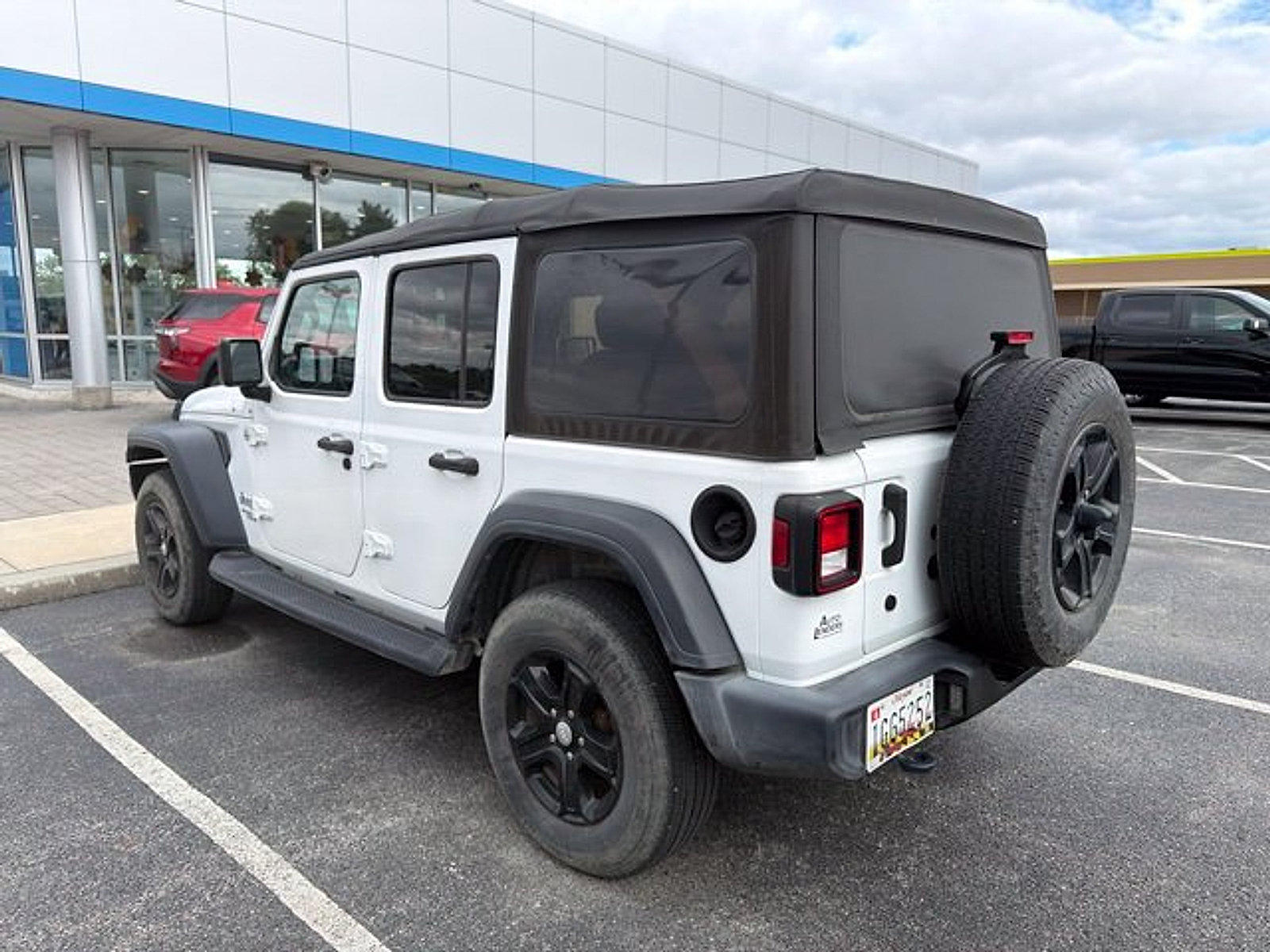 Used 2018 Jeep Wrangler Unlimited Sport S AWD/4WD image 6