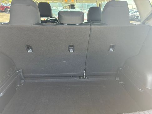 Used 2025 Kia Soul LX w/ LX Technology Package FWD image 25