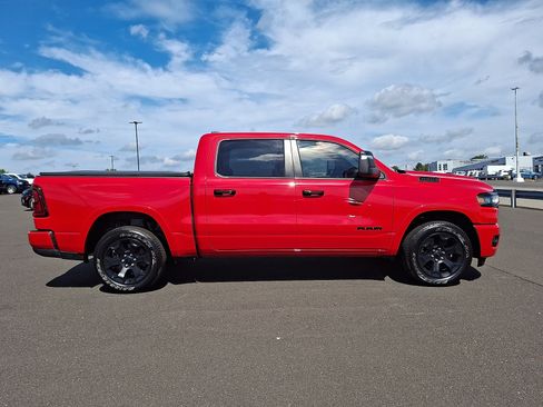 Used 2025 RAM 1500 Big Horn AWD/4WD image 7