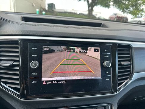Used 2023 Volkswagen Atlas SE w/ Panoramic Sunroof Package AWD/4WD image 18