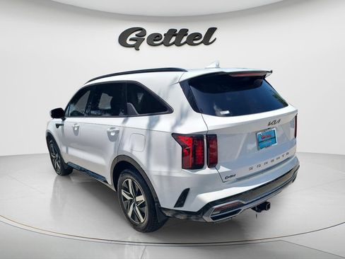 Used 2022 Kia Sorento EX w/ Panoramic Sunroof Package FWD image 7