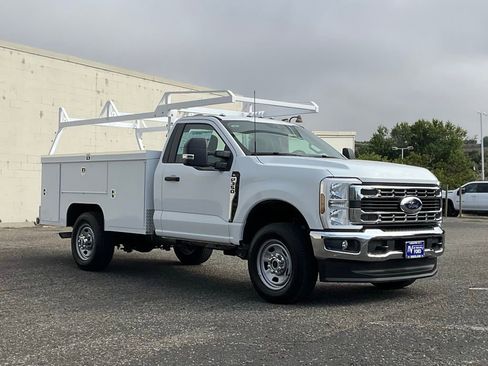 New 2025 Ford F350 XL w/ XL Chrome Package image 8