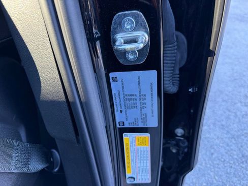 Used 2023 Chevrolet Tahoe Z71 w/ Z71 Off-Road Package image 14