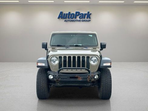 Used 2020 Jeep Gladiator Sport w/ Quick Order Package 24S AWD/4WD image 2
