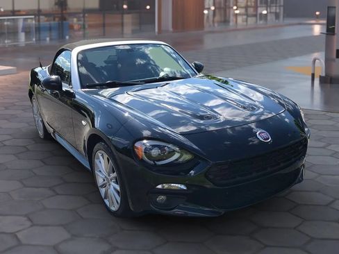 Used 2017 FIAT 124 Spider Lusso RWD image 13