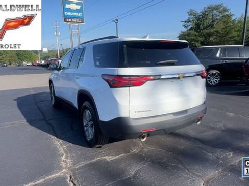 Used 2023 Chevrolet Traverse LT FWD image 7