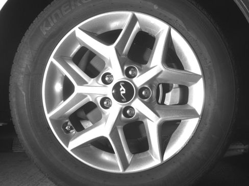 Used 2025 Kia Soul LX w/ LX Technology Package FWD image 16