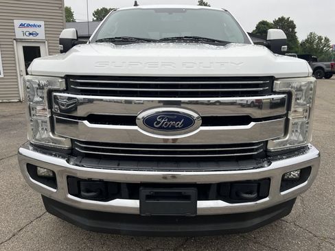Used 2019 Ford F250 Lariat w/ Lariat Value Package AWD/4WD image 3