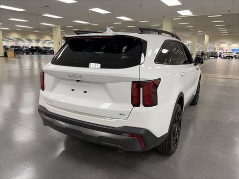 Used 2024 Kia Sorento SX Prestige w/ Olive Brown Leather Package image 7
