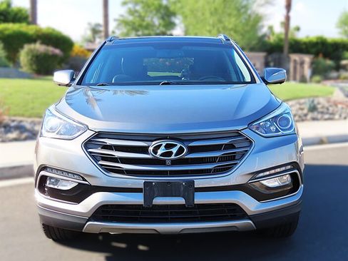 Used 2017 Hyundai Santa Fe Sport FWD image 2