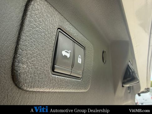 Used 2023 Nissan Armada SL w/ Captain's Chairs Package AWD/4WD image 26