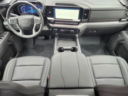 Used 2025 Chevrolet Silverado 2500 LTZ w/ Trail Boss Package image 29