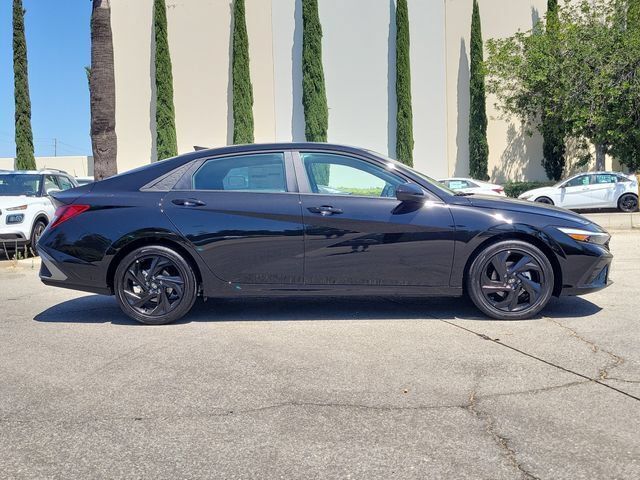 New 2026 Hyundai Elantra SEL Sport FWD image 31