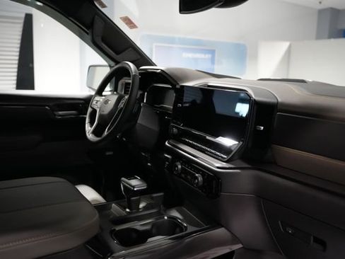 Used 2024 Chevrolet Silverado 1500 ZR2 image 22