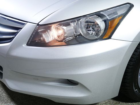Used 2011 Honda Accord EX-L image 16