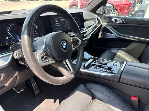Used 2025 BMW X7 M60i AWD/4WD image 9