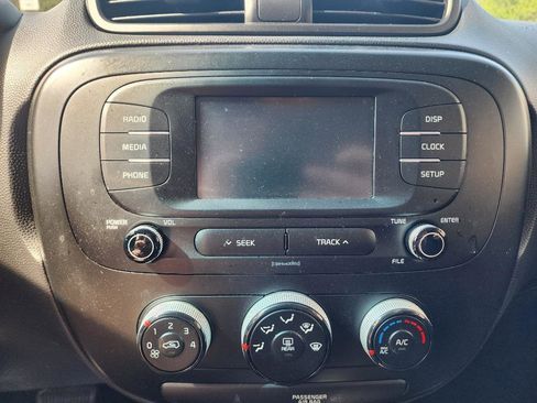 Used 2019 Kia Soul FWD image 18