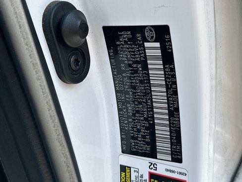 Used 2020 Toyota Camry SE w/ Carpet Mat Package FWD image 4
