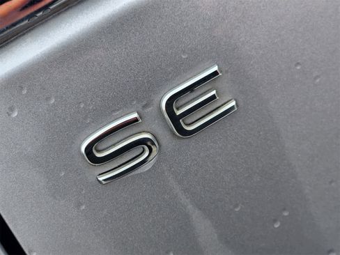 Used 2022 Volkswagen Atlas SE image 11