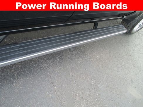 Used 2019 GMC Sierra 1500 Denali w/ Denali Ultimate Package AWD/4WD image 17