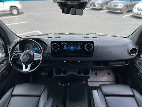 Used 2024 Mercedes-Benz Sprinter 2500 image 16