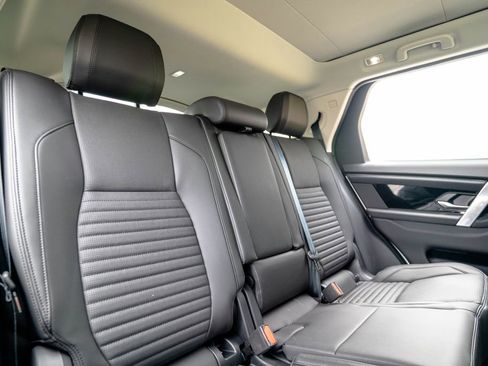 Used 2025 Land Rover Discovery Sport S image 30