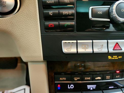 Used 2014 Mercedes-Benz E 350 Sedan image 23