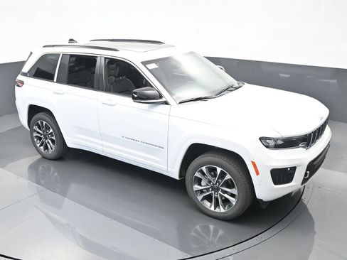 Used 2024 Jeep Grand Cherokee Overland image 48