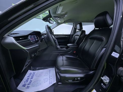 Used 2023 Jeep Grand Cherokee L Limited image 18