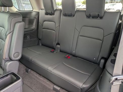New 2026 Nissan Pathfinder Platinum FWD image 34