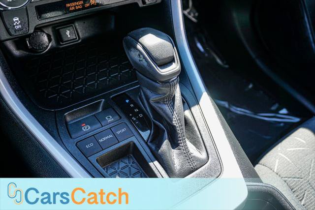 Used 2020 Toyota RAV4 XLE w/ Convenience Package FWD image 30