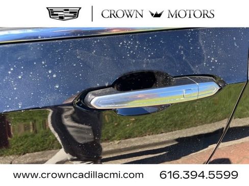 Used 2025 Cadillac XT6 Premium Luxury w/ LPO, Floor Liner Package image 7