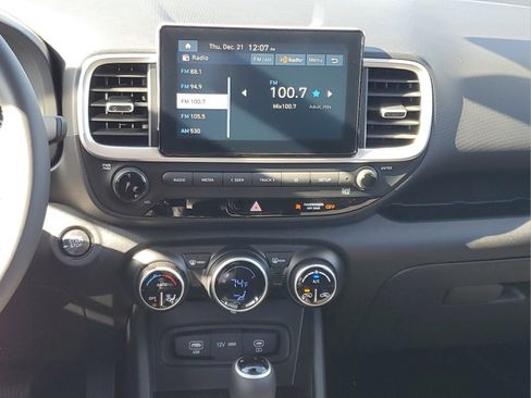Certified 2025 Hyundai Venue SEL FWD image 11