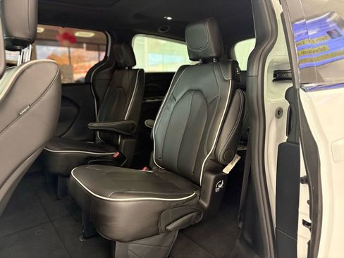 Used 2026 Chrysler Pacifica Limited w/ S Appearance Package image 25