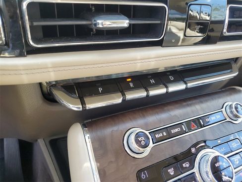 Used 2020 Lincoln Aviator Reserve image 29