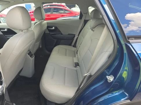 Used 2020 Kia Niro EX Premium FWD image 11