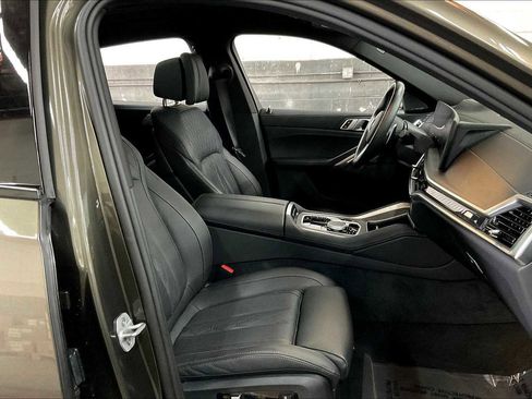 Used 2025 BMW X6 M60i image 10