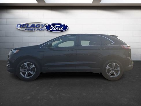 Used 2022 Ford Edge SEL w/ Convenience Package image 3