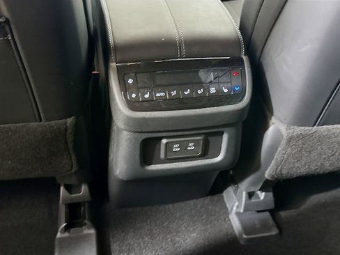 Certified 2026 INFINITI QX60 Luxe image 32